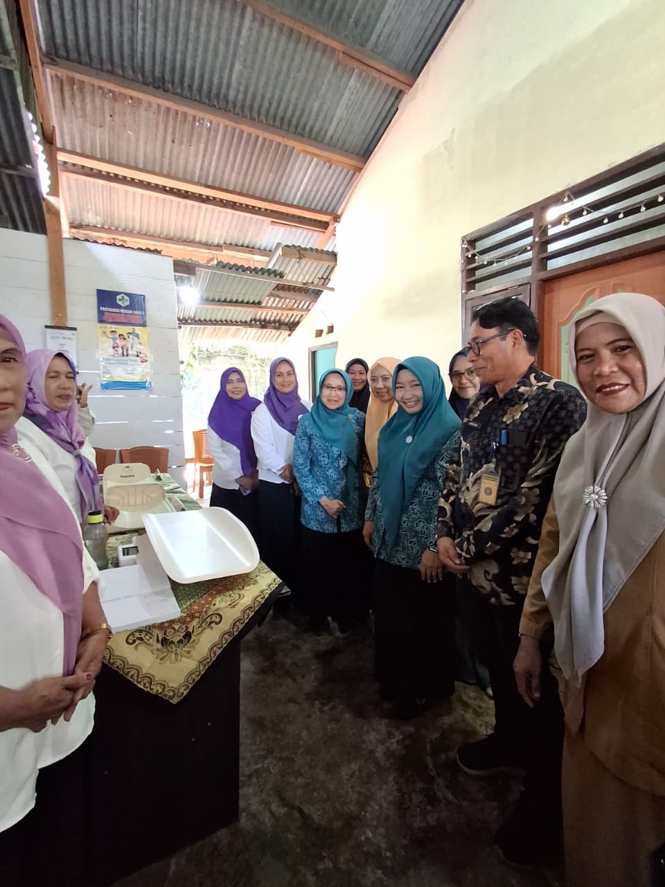 kunjungan ibu Walikota Ternate di Posyandu Mekar Sari kel Stadion